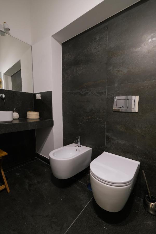 Old Stone House Apartment Бари Екстериор снимка